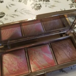 Hourglass Ambient Lighting Blush Palette